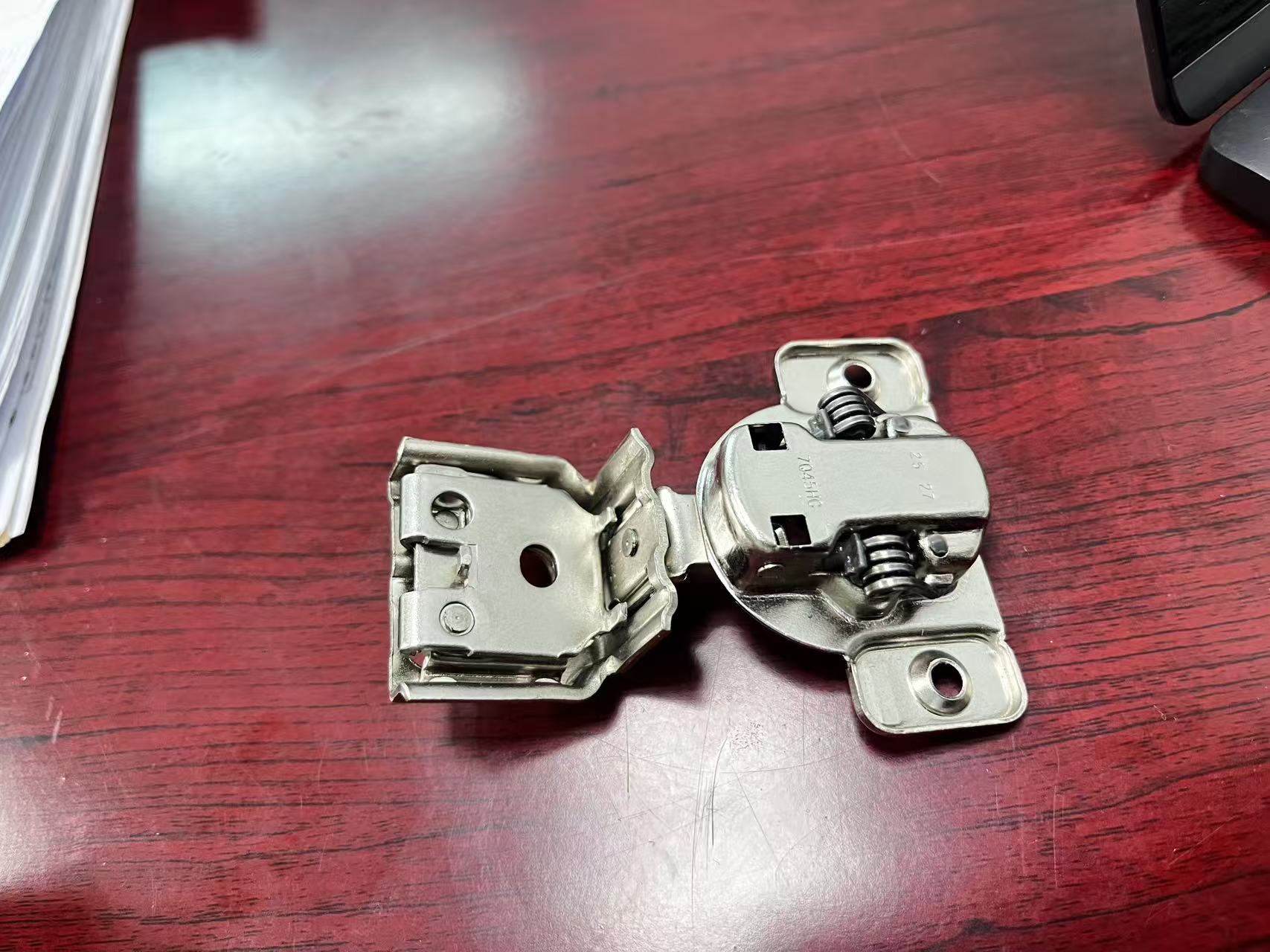 Soft-close cabinet hinge detail